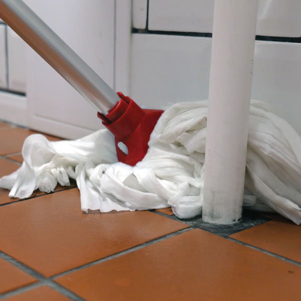 Red Trinity Super White mop in use